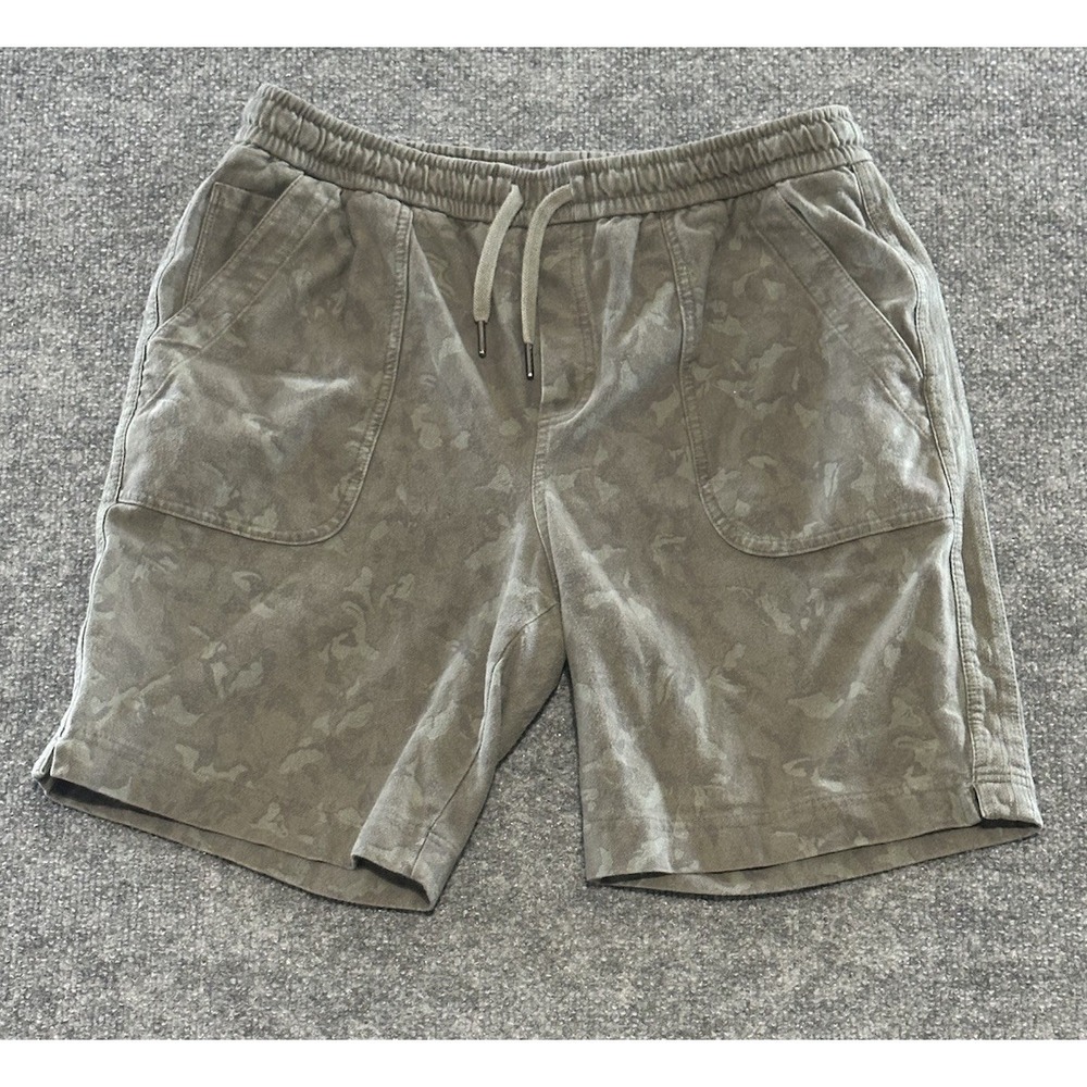 Athleta Women's Farallon Bermuda Drawstring Shorts Green Camouflage Print SZ 12